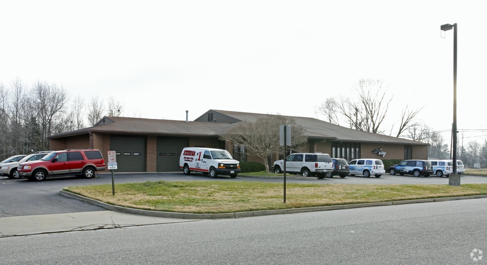 More Photos Of 3290 Airline Blvd, Portsmouth Research And Development For Lease