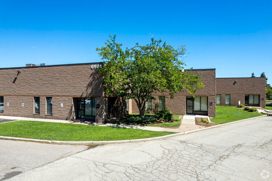 More Photos Of 6581 Kitimat Rd, Mississauga Warehouse For Lease