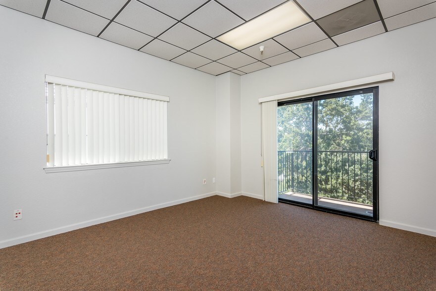 More Photos Of 5955 Capistrano Ave, Atascadero Office For Lease