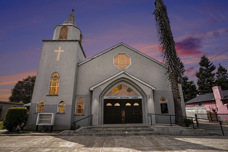 More Photos Of 457 Capistrano Dr, Oakland Specialty For Sale