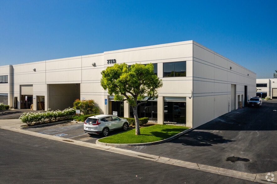 More Photos Of 7617-7621 Somerset Blvd, Paramount Unknown For Lease