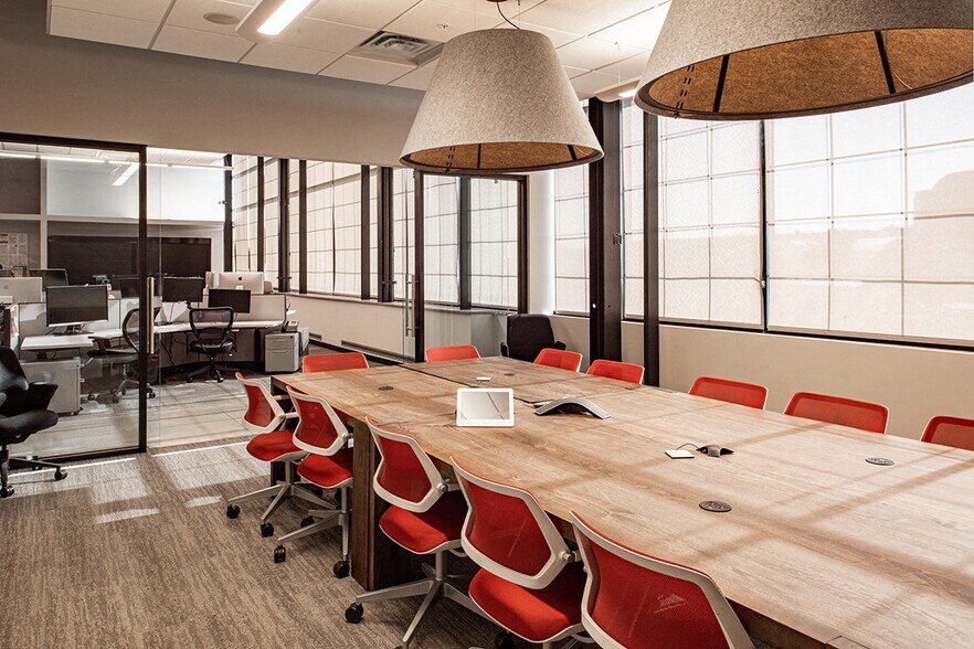 More Photos Of 525-705 3rd St, Beloit Office For Lease