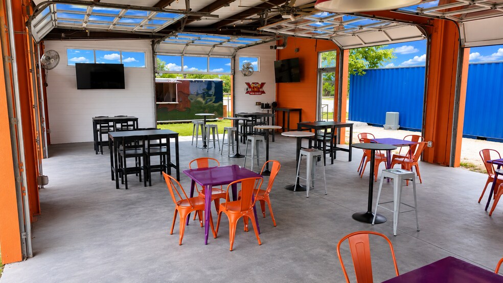 More Photos Of 1916 Austin Hwy, San Antonio General Retail For Sale