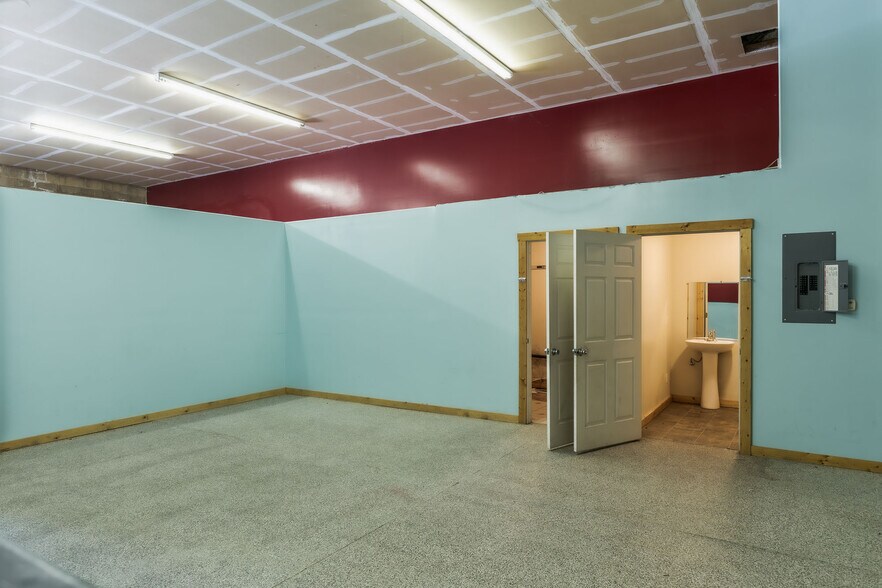 More Photos Of 296 S State St, La Verkin Freestanding For Lease