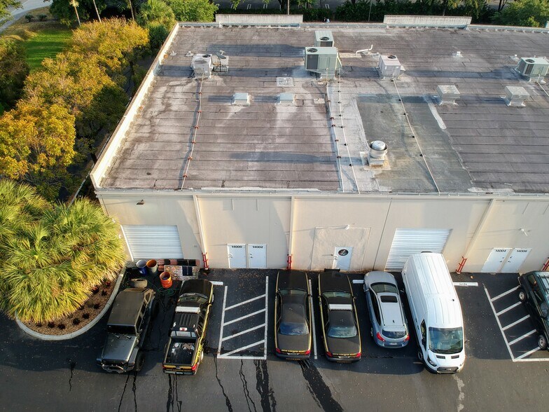 More Photos Of 14000-14046 NW 82nd Ave, Miami Lakes Light Distribution For Lease