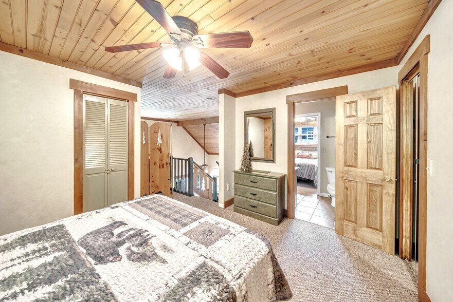 More Photos Of 2003 Bend of the Riv, Hiawassee Specialty For Sale