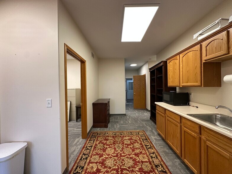 More Photos Of 580 Madison Ave, North Liberty Office For Sale