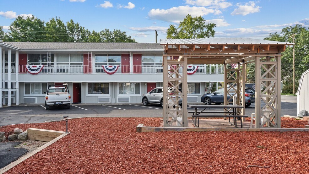 More Photos Of 1010 E Front St, Traverse City Hotel For Sale