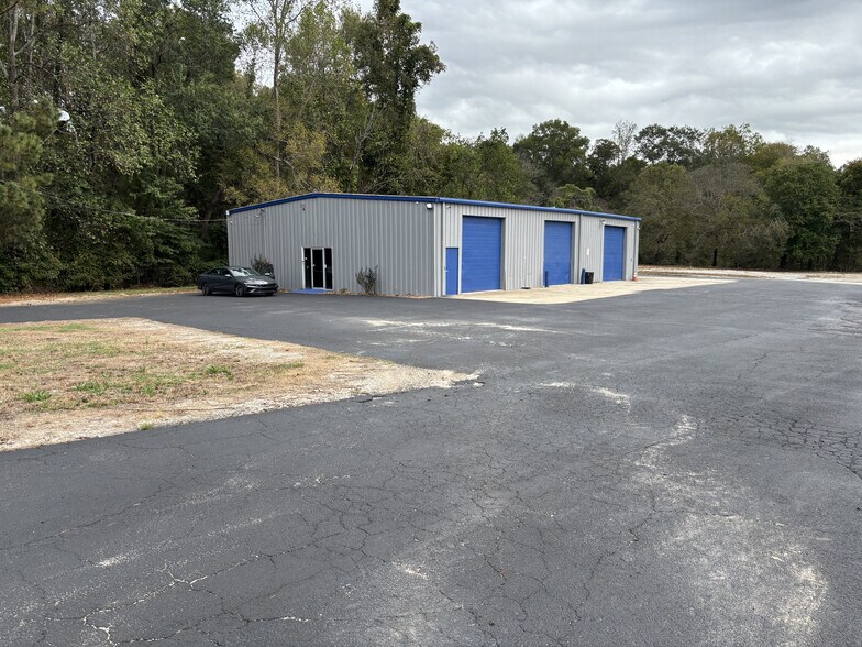 More Photos Of 1591 Highway 85 N, Fayetteville Warehouse For Lease