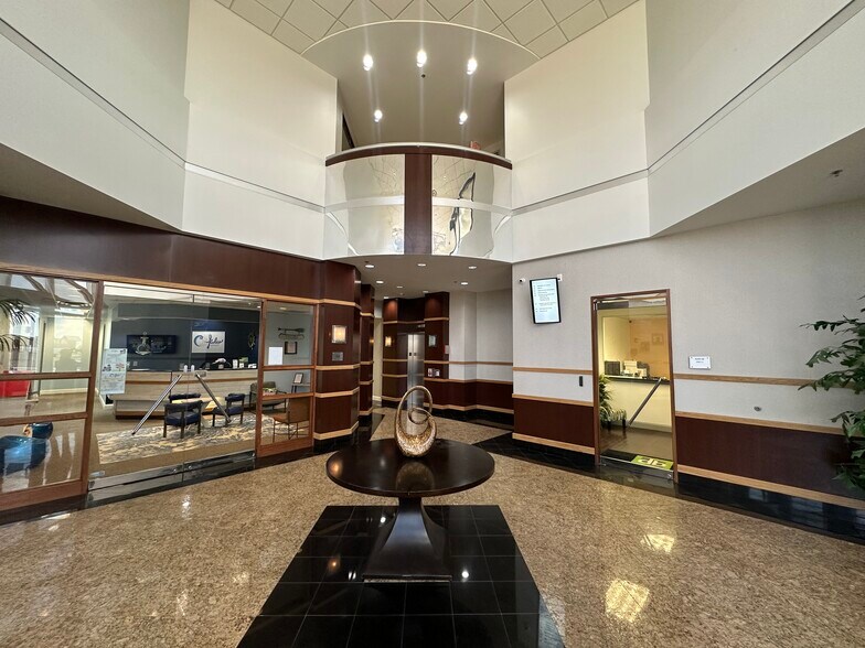 More Photos Of 777 Beachway Dr, Indianapolis Medical For Lease