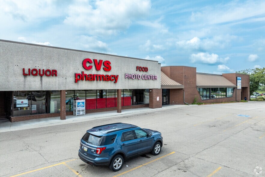 More Photos Of 2302 W 1st St, Cedar Falls General Retail For Sale