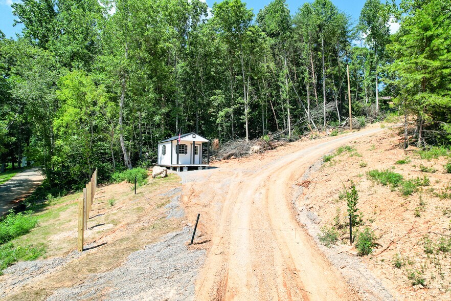 More Photos Of 180 Lakeland Ridge Rd, Bean Station Specialty For Sale