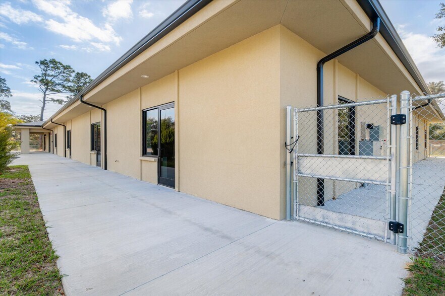 More Photos Of 481 Shores Blvd, Saint Augustine Daycare Center For Lease