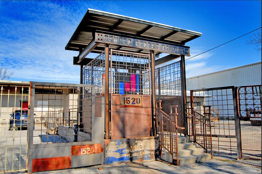 Primary Photo Of 1520 Center St, Houston Warehouse For Lease