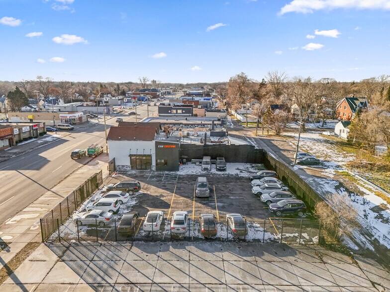 More Photos Of 19420 W Warren Ave, Detroit Auto Dealership For Sale