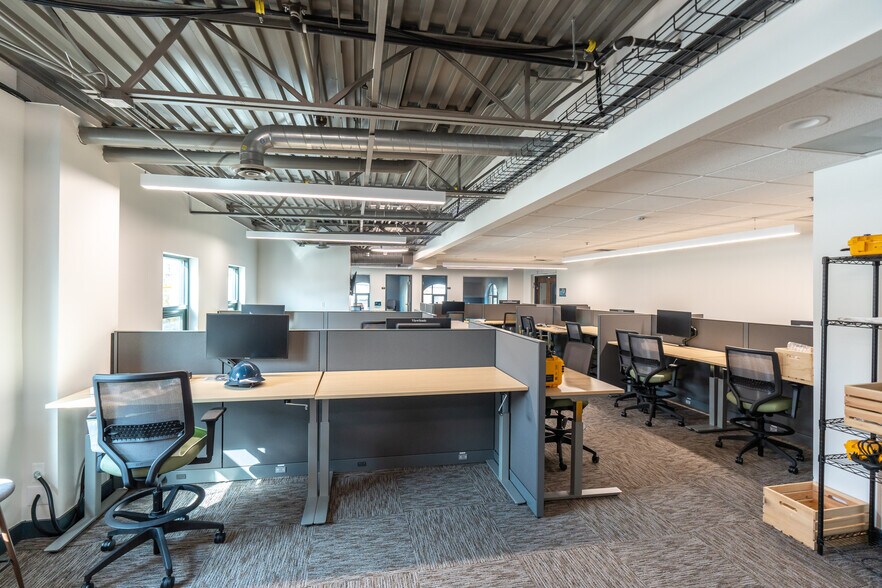 More Photos Of 209 W 6th St, Royal Oak Office Residential For Lease