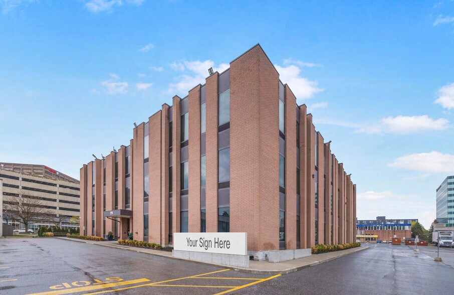 More Photos Of 211 Consumers Rd, Toronto Office For Sale