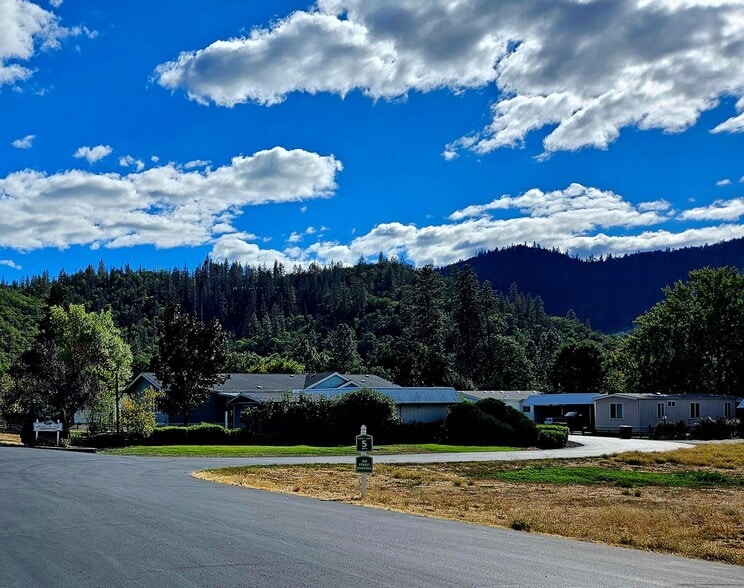 More Photos Of 6901 Old Stage Rd, Central Point Manufactured Housing Mobile Home Park For Sale