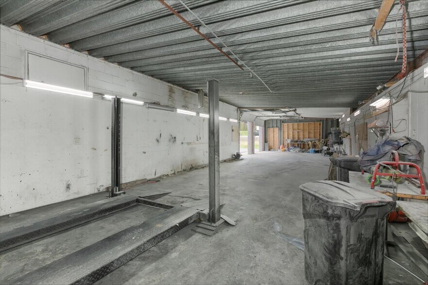 More Photos Of 415 Emerson Ave, Hampstead Restaurant For Sale
