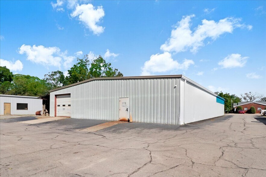 More Photos Of 101 Dunn St, Four Oaks Freestanding For Sale