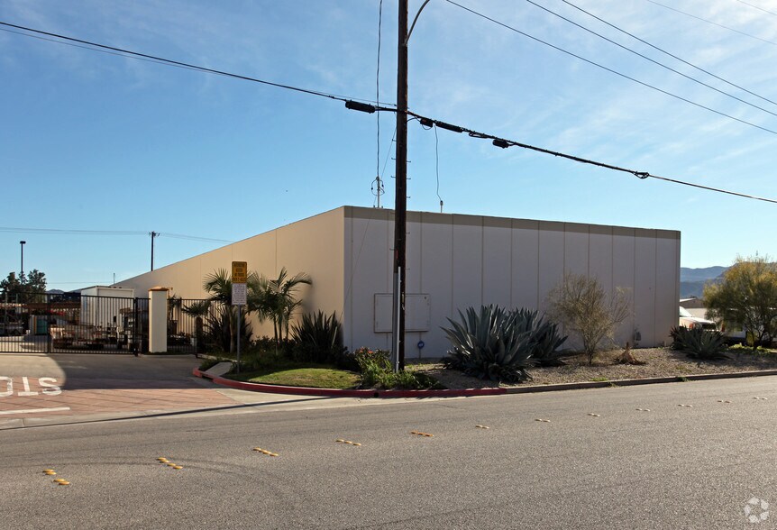 More Photos Of 336 Dawson Dr, Camarillo Warehouse For Lease