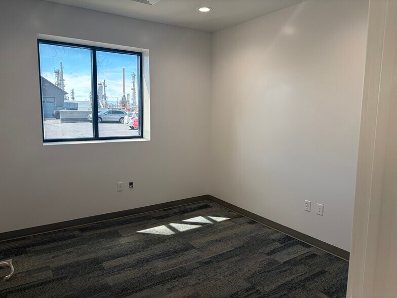 More Photos Of 740 W 500 S, West Bountiful Light Distribution For Lease