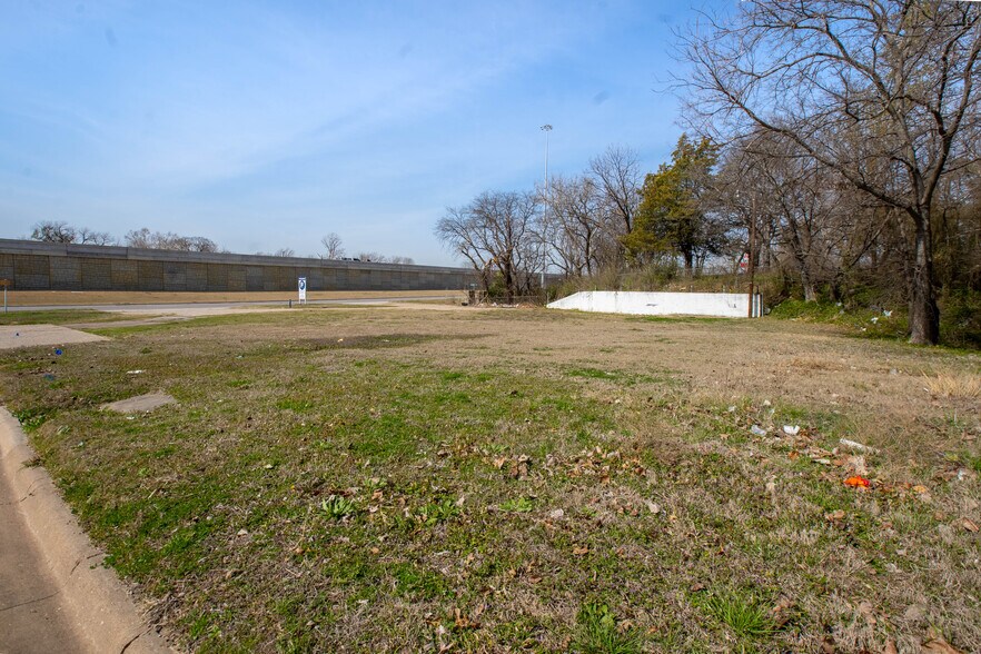 More Photos Of 323 S Sam Rayburn Fwy, Sherman Land For Sale