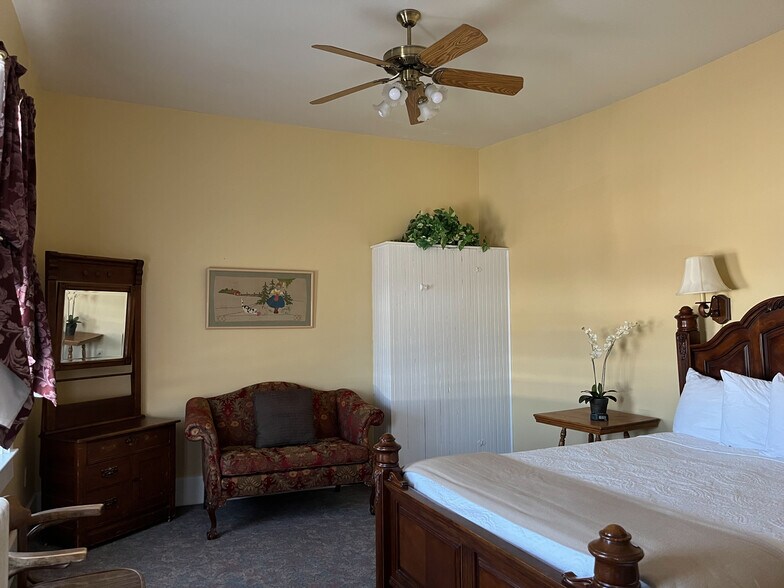 More Photos Of 101 E Bridge Ave, Saratoga Hotel For Sale