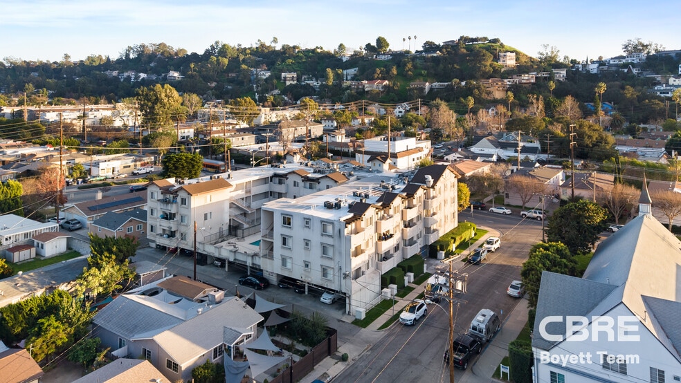 More Photos Of 1615 Yosemite Dr, Los Angeles Apartments For Sale
