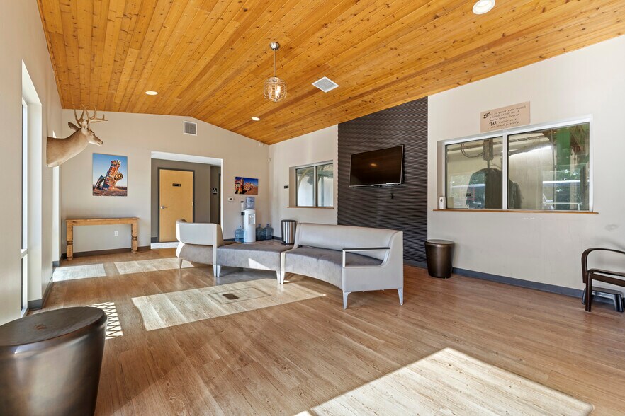 More Photos Of 516 Friendship Ln, Fredericksburg Carwash For Sale