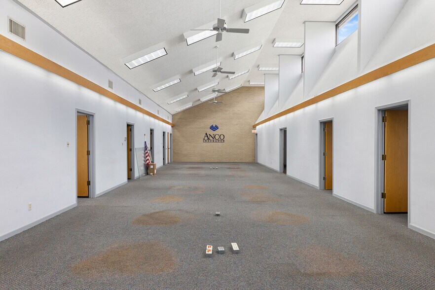 More Photos Of 1215 E Villa Maria Rd, Bryan Office For Sale