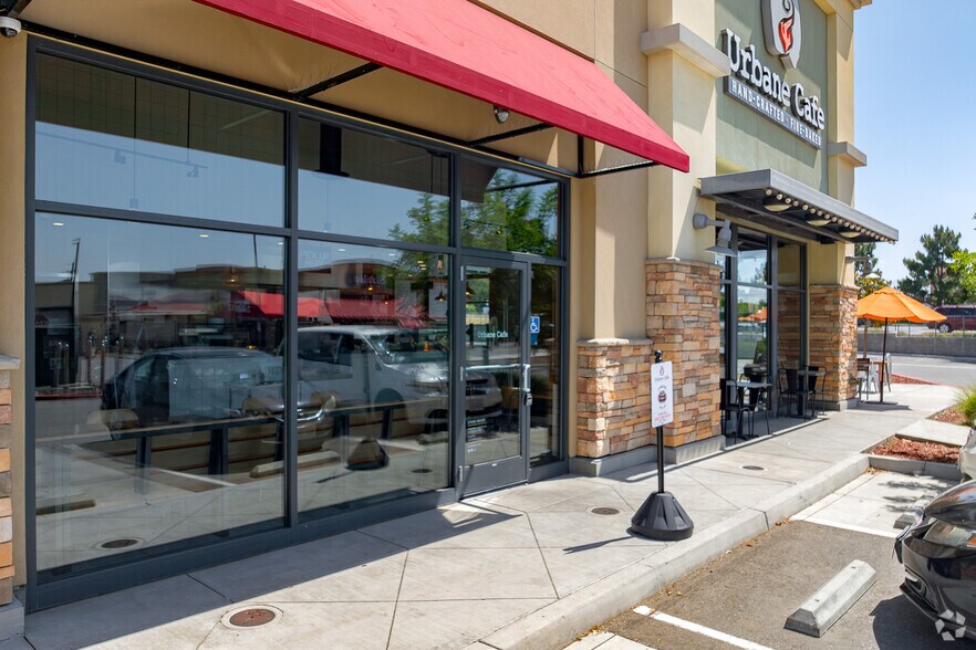 More Photos Of 2658 Mount Vernon Ave, Bakersfield Restaurant For Sale