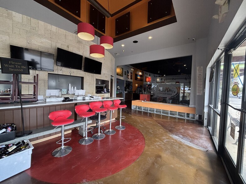 More Photos Of 12030 Bandera Rd, Helotes Storefront Retail Office For Lease