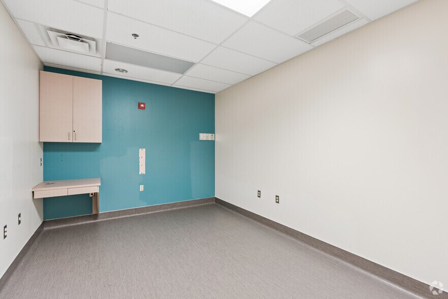 More Photos Of 6036 N 19th Ave, Phoenix Medical For Sale