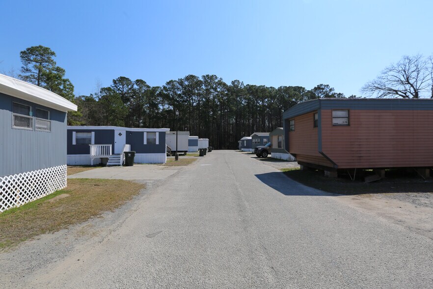 More Photos Of 306 Sundial Ln, Ladson Manufactured Housing Mobile Home Park For Sale