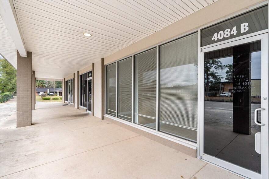 More Photos Of 4080-4088 Government Blvd, Mobile Office For Sale