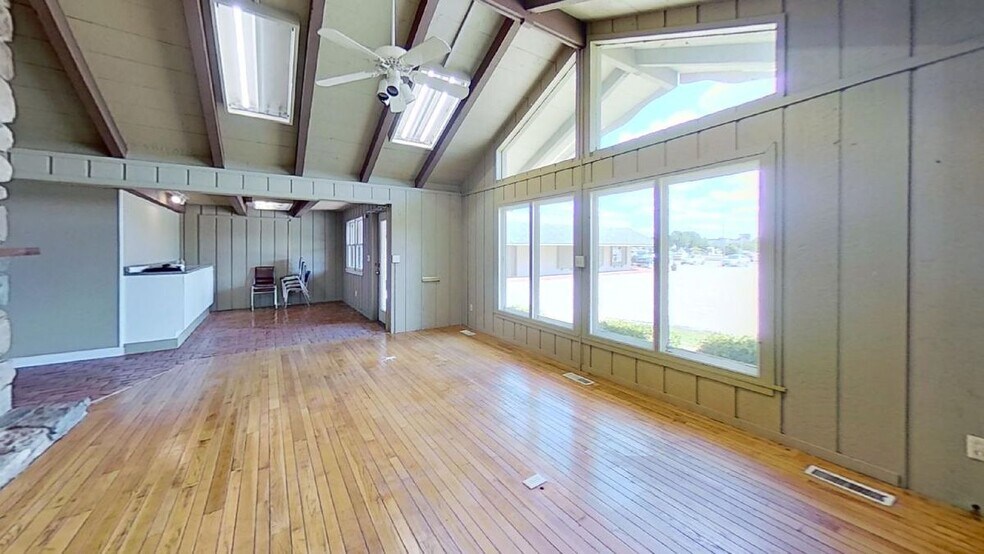 More Photos Of 615-643 E Saginaw Hwy, Grand Ledge Unknown For Lease