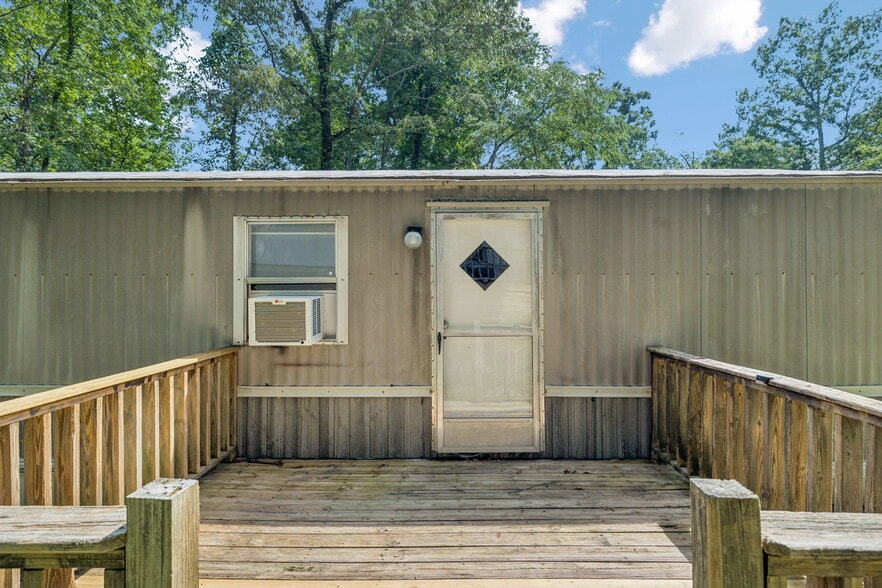 More Photos Of 9314 Beeler Ct, Bon Aqua Manufactured Housing Mobile Home Park For Sale