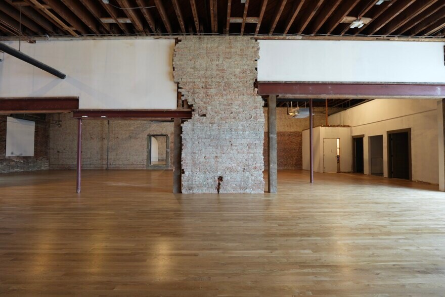 More Photos Of 1313 Hewitt Ave, Everett Storefront Retail Residential For Lease