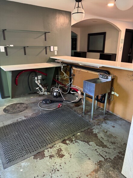 More Photos Of 1505 E Portland Rd, Newberg Restaurant For Lease