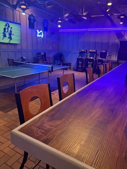 More Photos Of 5581 S 9th St, Kalamazoo Restaurant For Sale