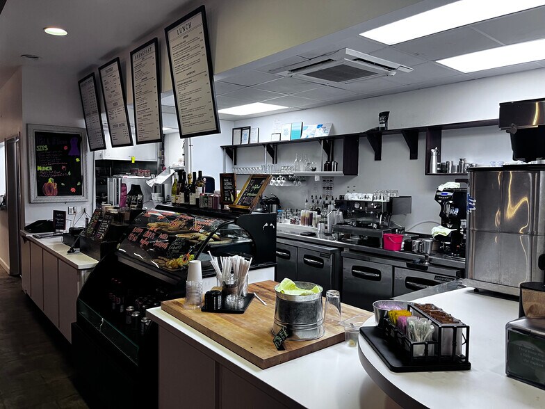 More Photos Of 515 N Main St, North Little Rock Restaurant For Lease