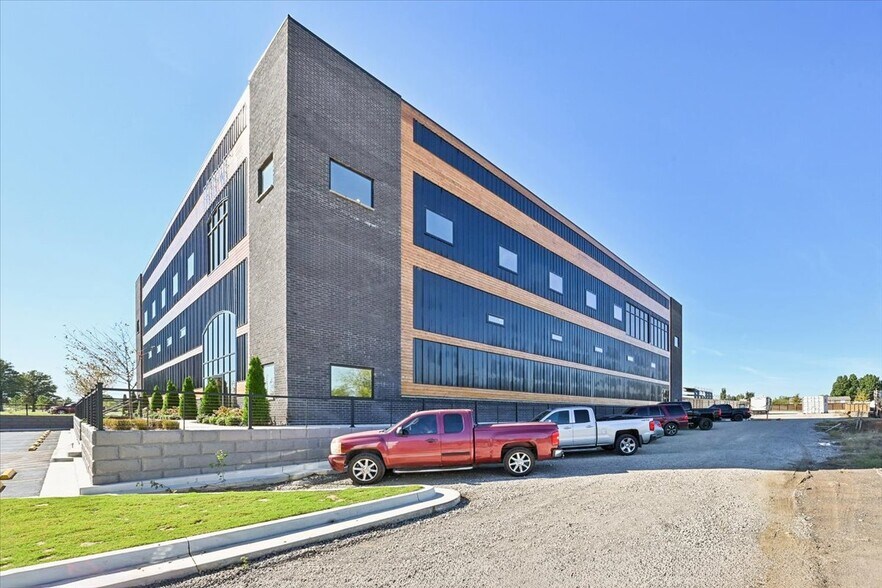 More Photos Of SWC Evans Rd & E 111th, Broken Arrow Unknown For Lease