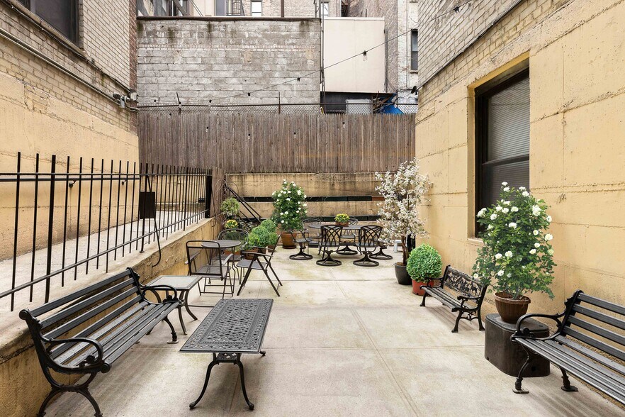 More Photos Of 303 E 37th St, New York Apartments For Sale