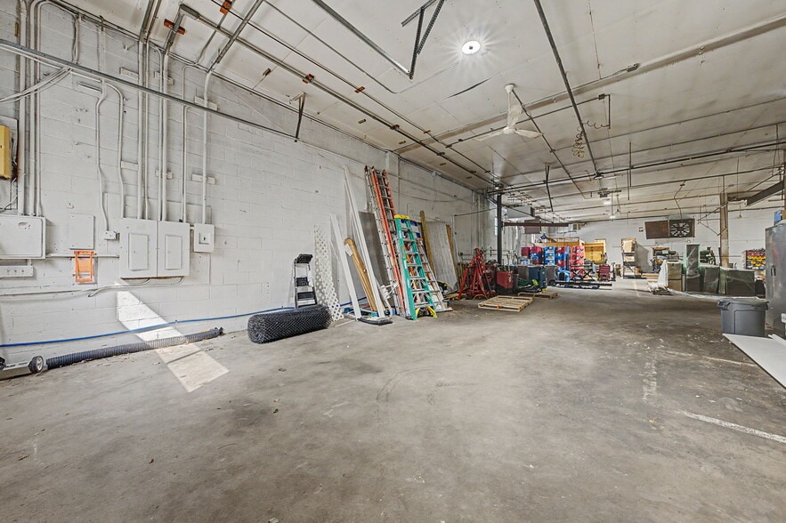 More Photos Of 23 Malcolm St, Morristown Industrial For Sale