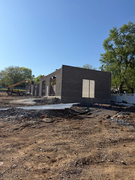 Primary Photo Of 1126 Louisville Hwy, Goodlettsville Office For Sale