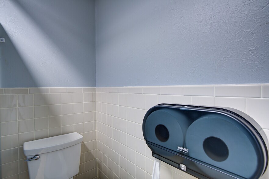 More Photos Of 225 S Academy Blvd, Colorado Springs Office For Sale