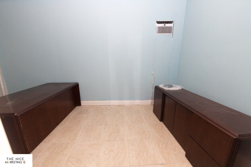 More Photos Of 3045 W Broward Blvd, Fort Lauderdale Freestanding For Sale