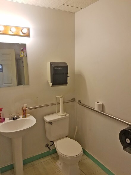 More Photos Of 131 E Rollins Rd, Round Lake Beach Freestanding For Sale