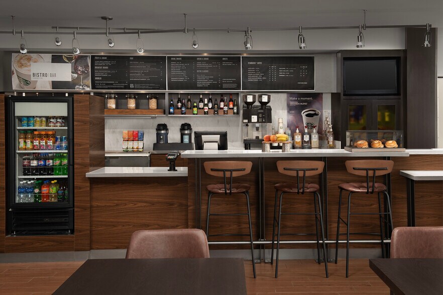 More Photos Of 905 E 23rd Pl, Panama City Hotel For Sale